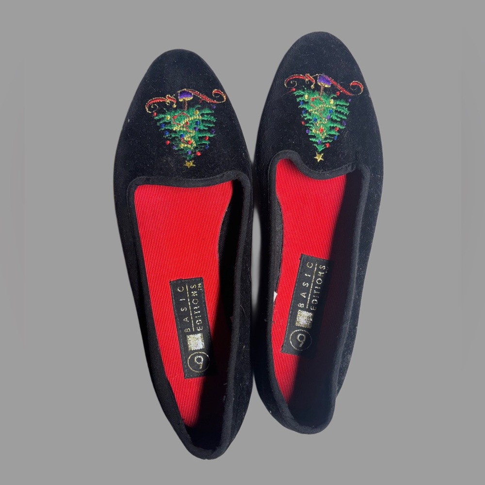 Basic Editions Black Velvet Slippers with Festive Embroidery